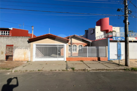Casa à venda com 3 quartos, sendo 1 suíte, em Jardim Itália, Itapetininga, SP