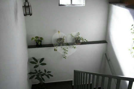 Sobrado à venda com 4 quartos, sendo 1 suíte, em Vila Nivi, São Paulo, SP