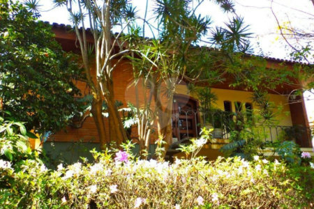 Sobrado à venda ou para alugar com 8 quartos, sendo 4 suítes, em Jardim Marajoara, São Paulo, SP