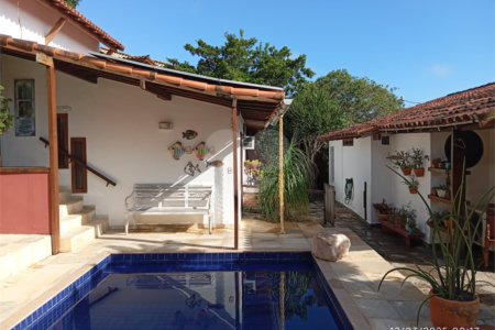 Casa à venda com 4 quartos, sendo 3 suítes, em Geribá, Armação dos Búzios, RJ