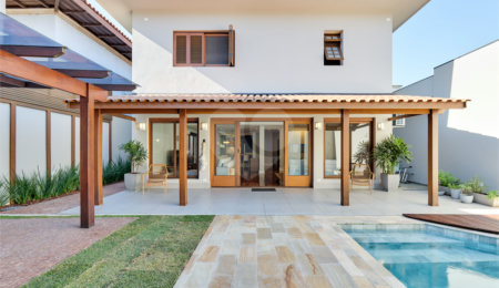 Casa à venda com 4 quartos, sendo 3 suítes,  em Granja Julieta, São Paulo, SP