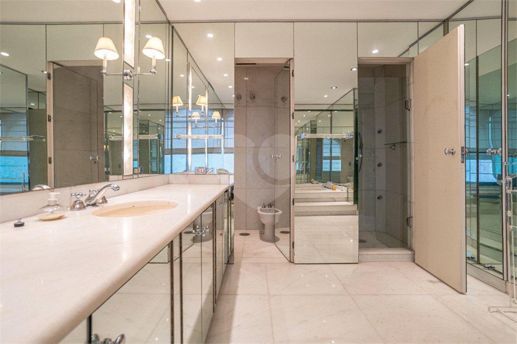 Apartamento à venda com 4 suítes em Jardim Paulistano, São Paulo, SP