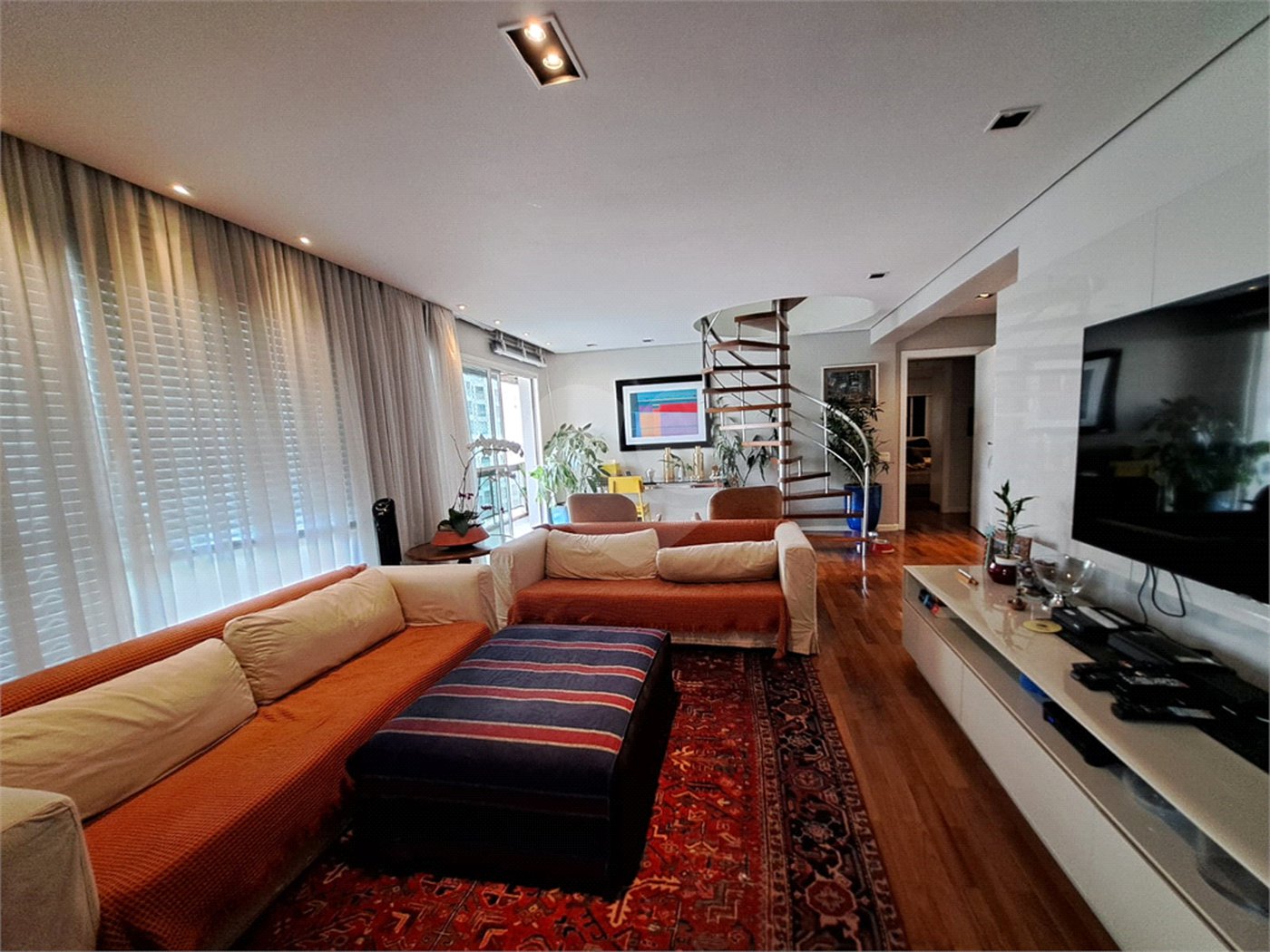 Apartamento à venda com 3 suítes em Campo Belo, São Paulo, SP
