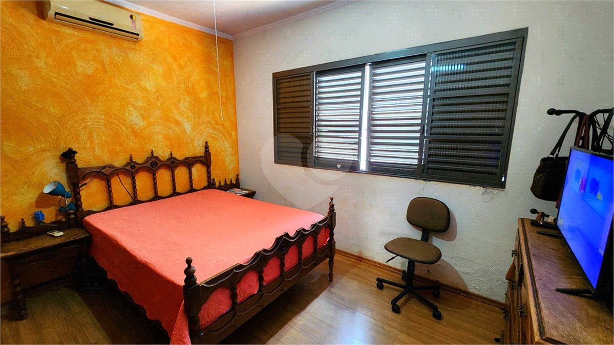 Casa à venda com 4 quartos, sendo 1 suíte, em Jardim Nova Época, Araraquara, SP