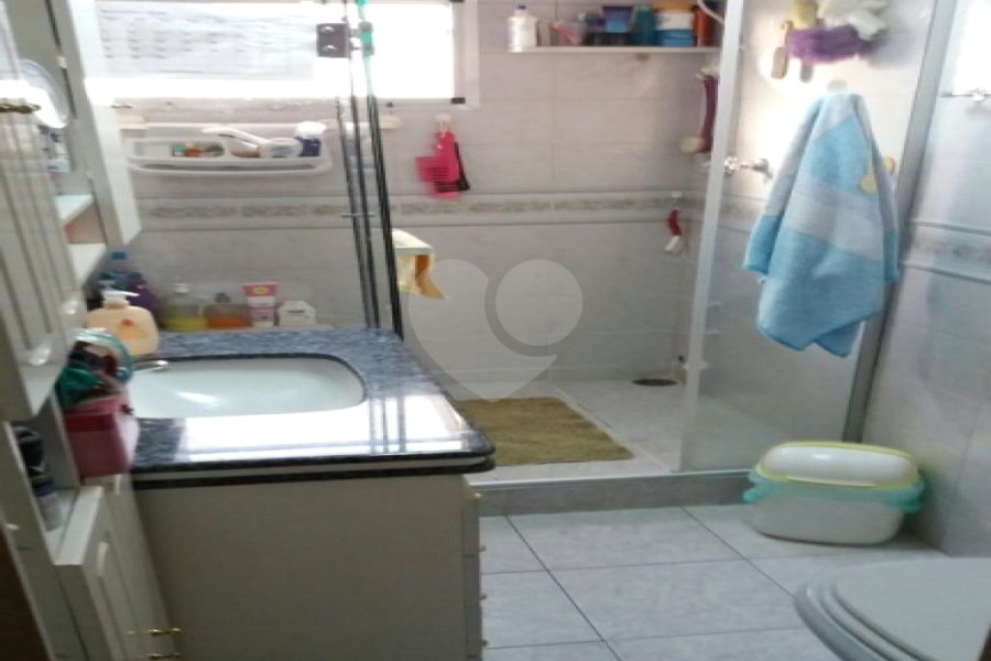 Casa à venda com 3 quartos, sendo 1 suíte,  no condomínio Alameda do Eucaliptos, São Paulo - SP