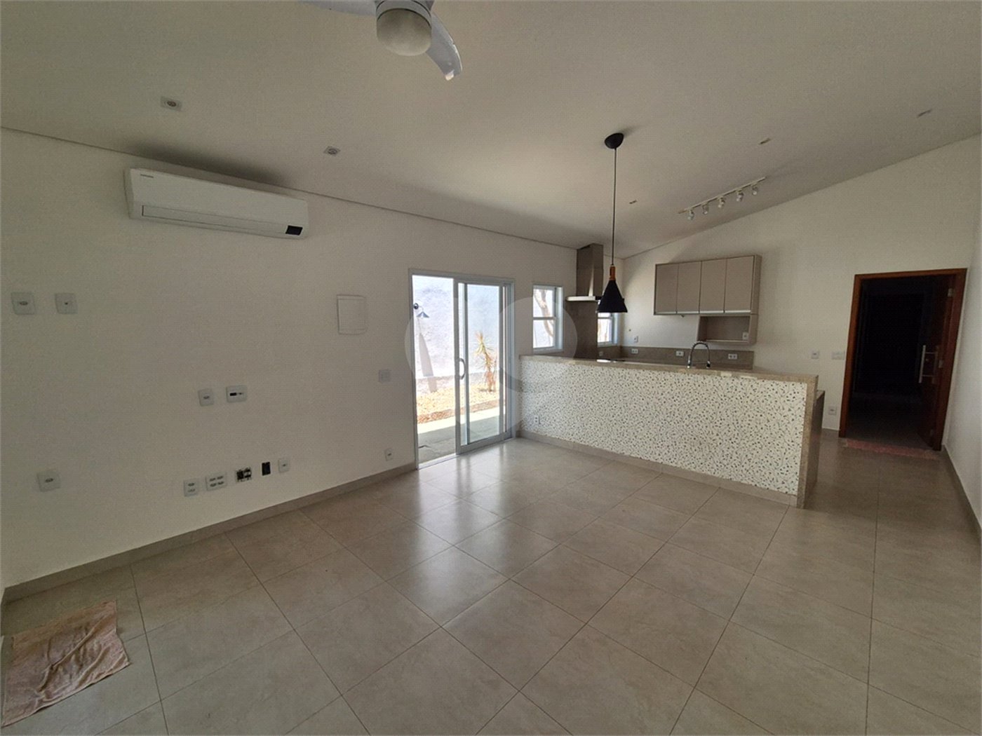 Casa Térrea à venda com 3 quartos, sendo 1 suíte, no Centro, Vinhedo, SP
