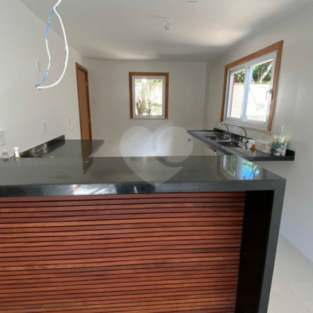 Casa em condomínio à venda com 4 suítes em Praia Rasa, Armação dos Búzios, RJ