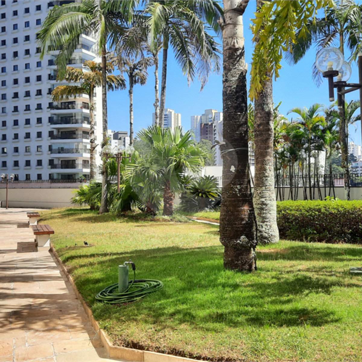 Apartamento à venda com 4 quartos, sendo 2 suítes, em Morumbi, São Paulo, SP