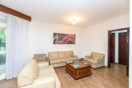 Casa Térrea à venda com 5 quartos, sendo 3 suítes, em Jardim Marajoara, São Paulo, SP