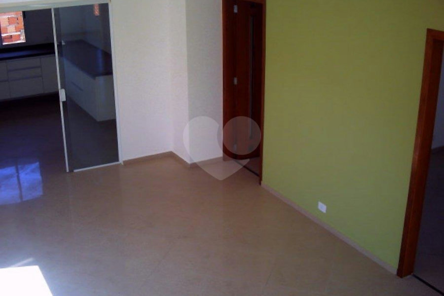 Sobrado à venda com 3 quartos, sendo 1 suíte, em Vila Irmãos Arnoni, São Paulo, SP