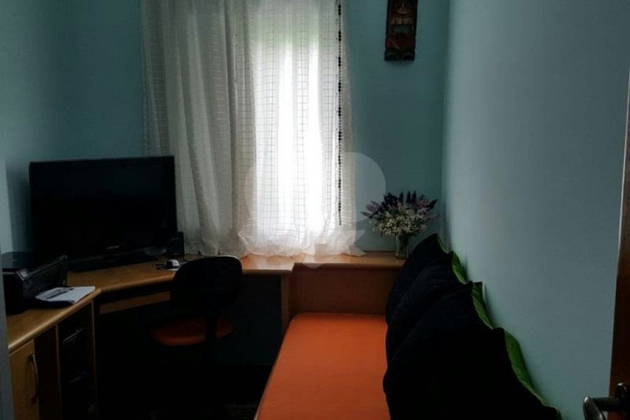 Casa à venda com 3 suítes no condomínio Village, São Paulo - SP
