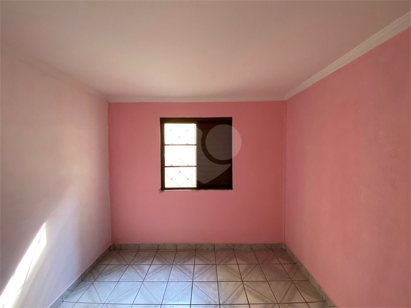 Apartamento para alugar com 2 quartos em Jardim Adriane, Itaquaquecetuba, SP