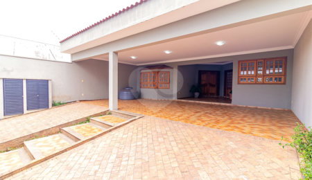 Casa à venda com 4 quartos, sendo 2 suítes,  em Parque Residencial Presidente Médici, Itu, SP