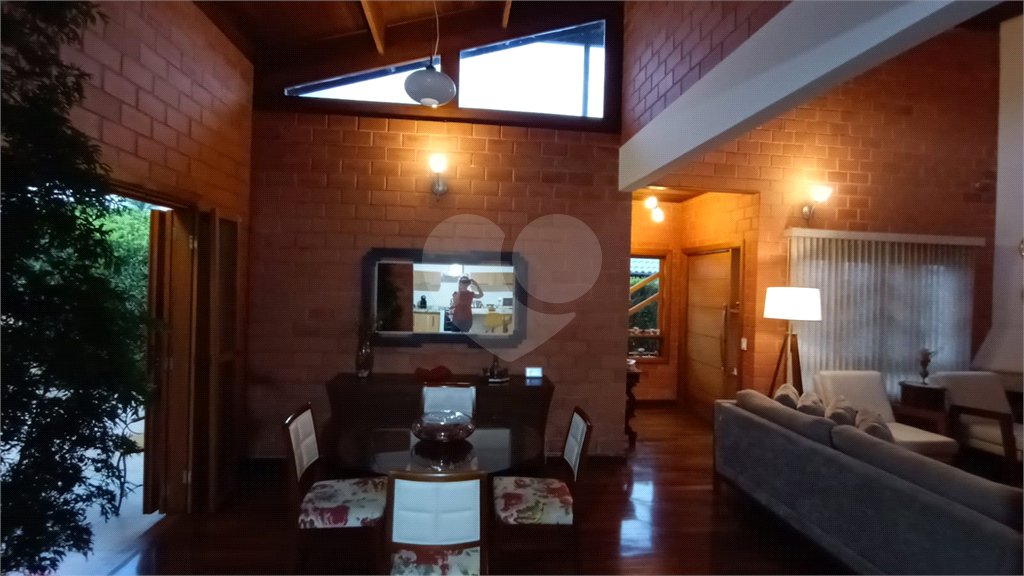 Casa à venda ou para alugar com 3 quartos, sendo 1 suíte, no condomínio Paysage Noble, Vargem Grande Paulista - SP