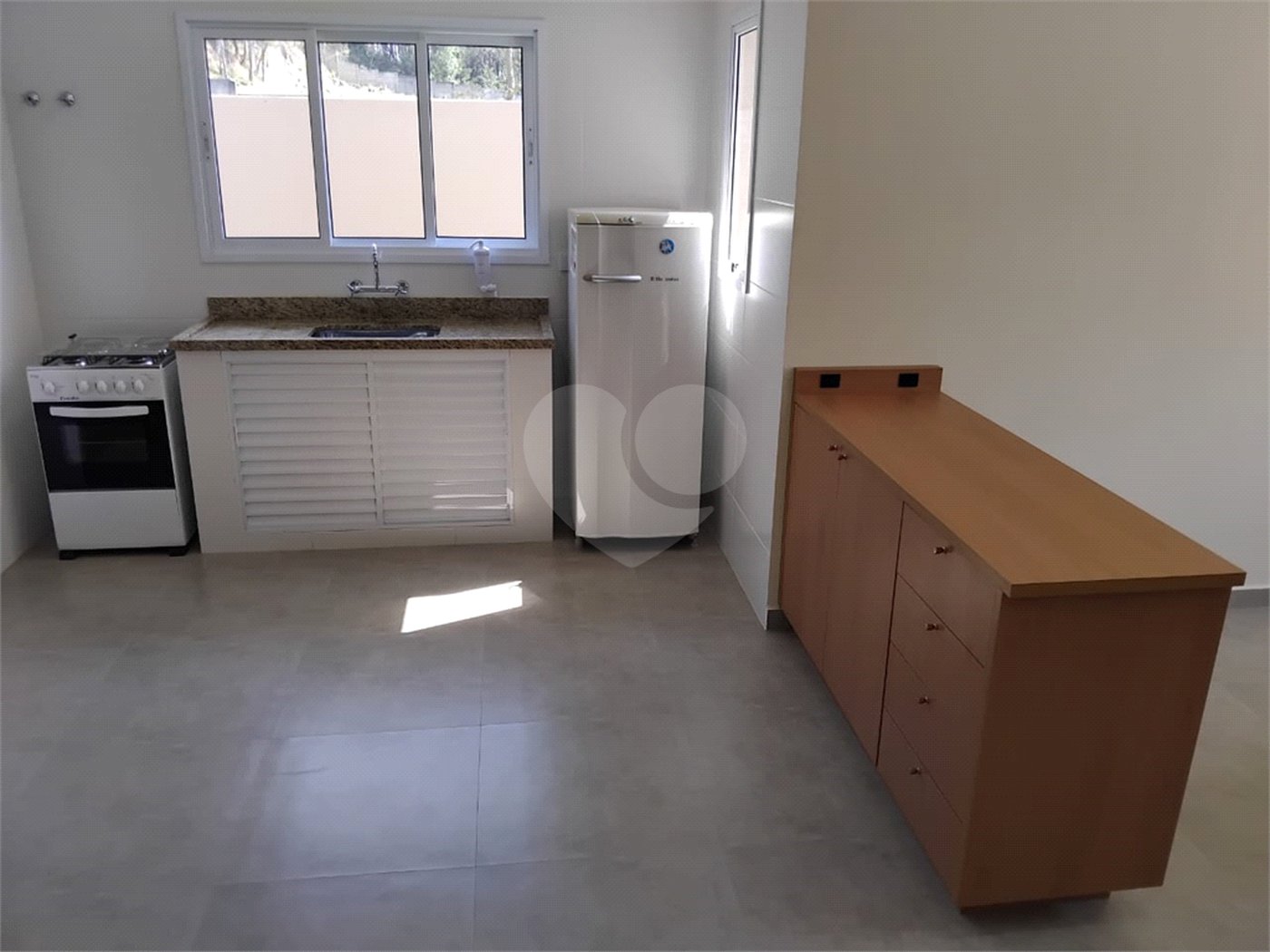 Casa à venda com 3 quartos, sendo 1 suíte,  em Loteamento Jardim Solares, Atibaia, SP