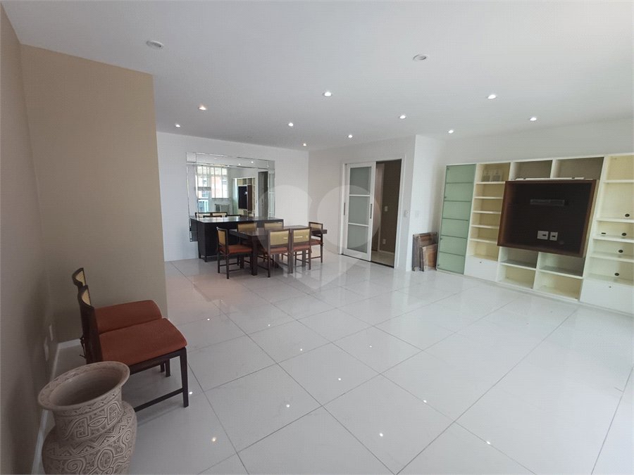 Apartamento à venda com 4 quartos, sendo 1 suíte, em Tijuca, Rio de Janeiro, RJ