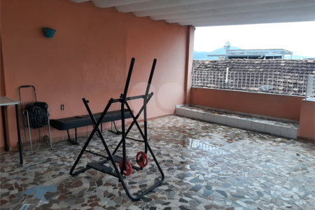 Casa à venda com 3 quartos em Campo Grande, Rio de Janeiro, RJ