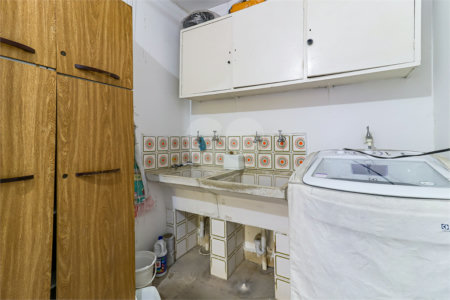 Casa à venda com 3 quartos, sendo 1 suíte, em Mirandópolis, São Paulo, SP