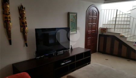 Sobrado à venda com 3 quartos, sendo 1 suíte, em Jardim Caravelas, São Paulo, SP