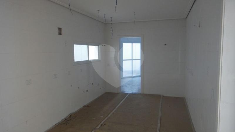Casa à venda com 3 suítes no condomínio Villa Castanheira, São Paulo - SP