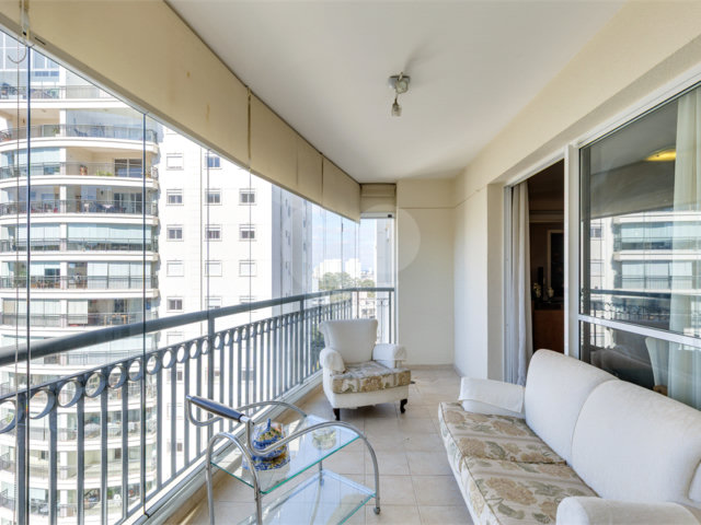 Apartamento à venda com 3 quartos, sendo 2 suítes,  em Jardim Marajoara, São Paulo, SP