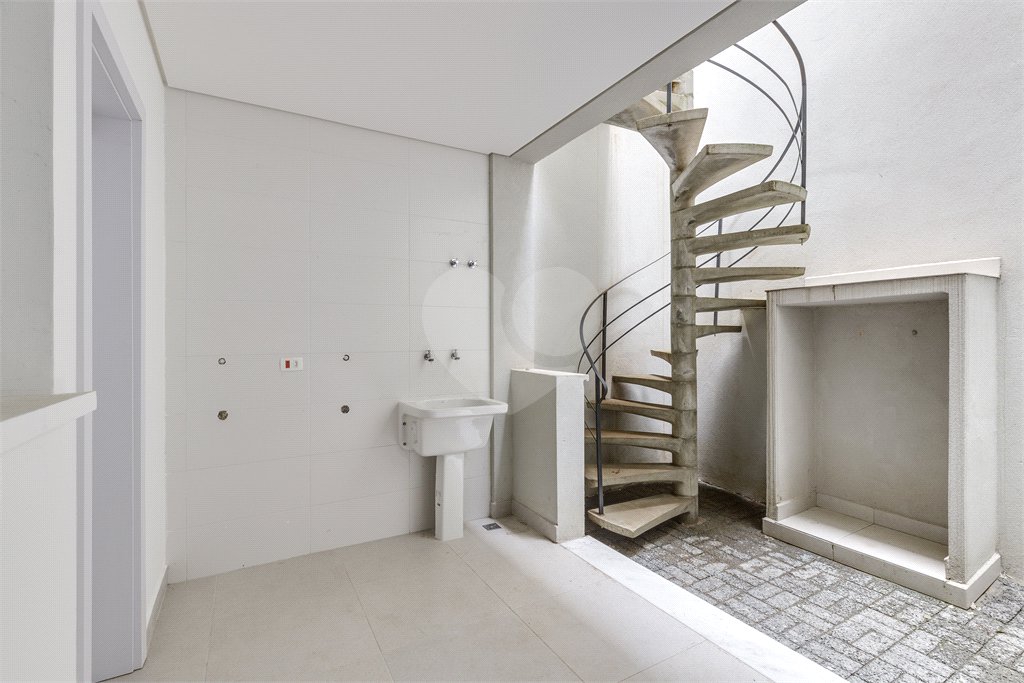 Casa à venda com 4 suítes no condomínio Venezia, São Paulo - SP