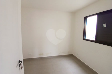 Apartamento à venda com 2 quartos em Vila dos Remédios, São Paulo, SP