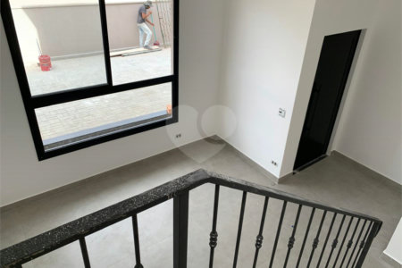 Casa à venda com 3 suítes no condomínio Residencial Celina, Atibaia - SP