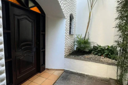 Casa à venda com 5 quartos, sendo 4 suítes, em Parque Maria Helena, São Paulo, SP
