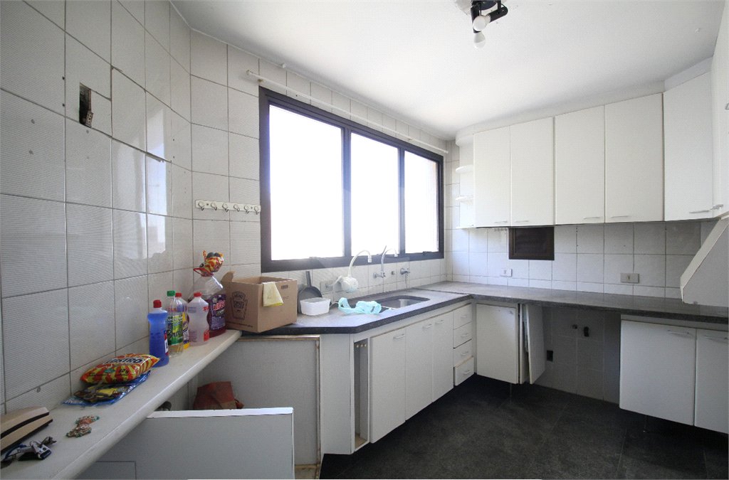Apartamento à venda com 3 suítes em Vila Suzana, São Paulo, SP