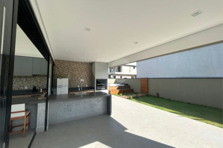 Casa à venda com 3 suítes no condomínio Alphaville Castelo, Itu - SP