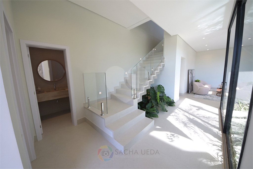 Casa à venda com 4 suítes no condomínio Villa dos Pinheiros, Indaiatuba - SP