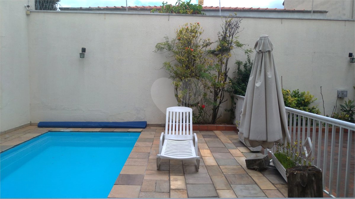 Casa à venda com 3 quartos, sendo 1 suíte, no condomínio Jardim Previdencia, São Paulo - SP
