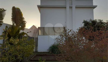 Casa à venda com 5 quartos, sendo 4 suítes,  no condomínio Village Saint Charbel, Araçoiaba da Serra - SP