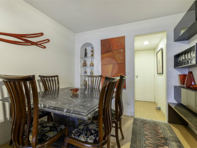 Apartamento à venda com 3 quartos, sendo 1 suíte,  em Bela Vista, São Paulo, SP