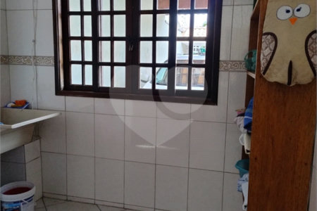 Sobrado à venda com 6 quartos, sendo 2 suítes, em Balneário Stella Maris, Peruíbe, SP