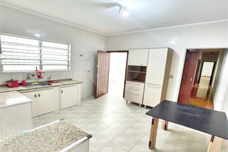 Sobrado à venda com 3 quartos, sendo 1 suíte, em Jardim Peri, São Paulo, SP