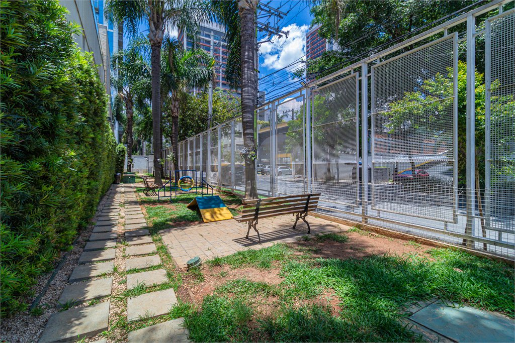 Apartamento à venda com 2 quartos, sendo 1 suíte, em Alto da Boa Vista, São Paulo, SP