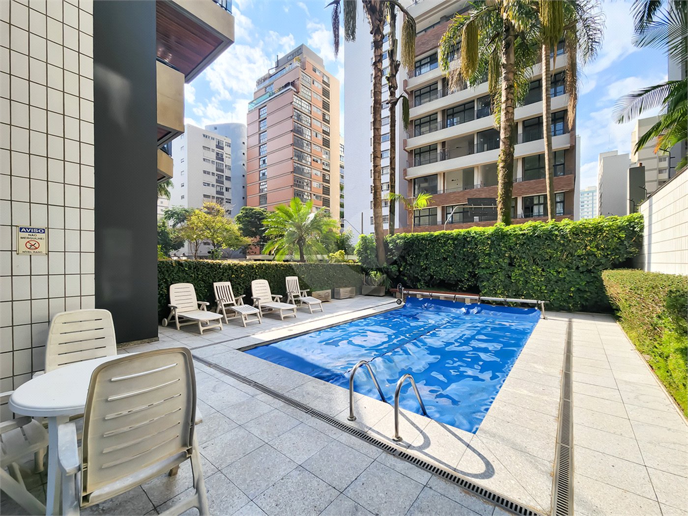 Apartamento à venda com 4 quartos, sendo 3 suítes, em Higienópolis, São Paulo, SP