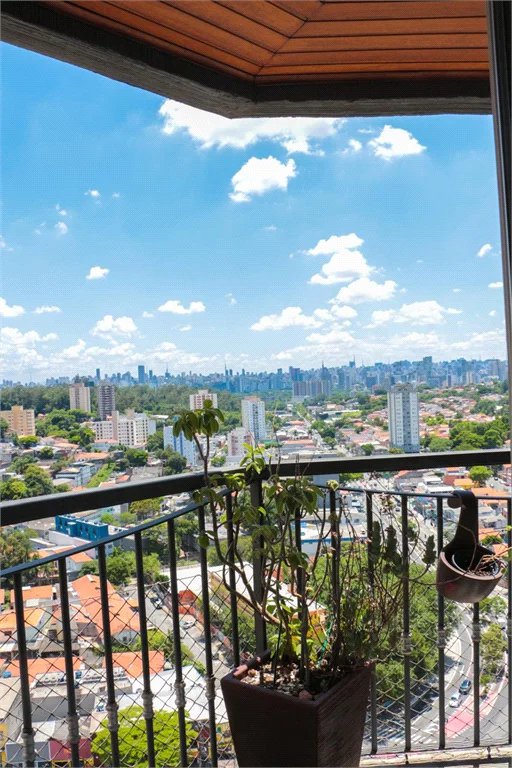 Apartamento à venda com 3 quartos, sendo 1 suíte,  em Vila Gomes, São Paulo, SP