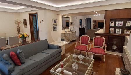 Apartamento à venda com 3 quartos, sendo 1 suíte,  em Campo Belo, São Paulo, SP