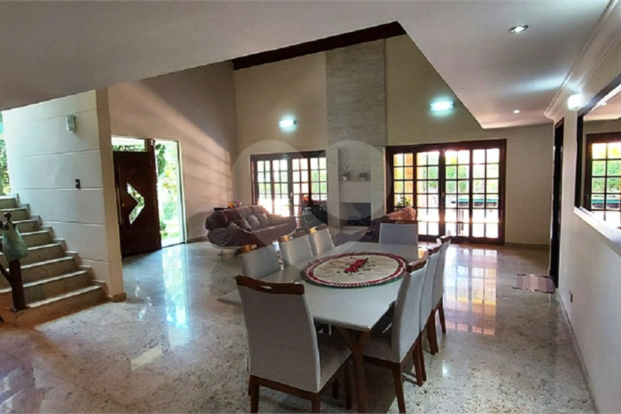 Casa à venda com 5 suítes em Canguera, São Roque, SP