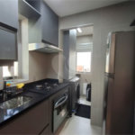 Apartamento totalmente decorado em Moema com 70 m2 , 2 quartos, 2 suítes e 2 vagas, ambientes com ar condicionado.