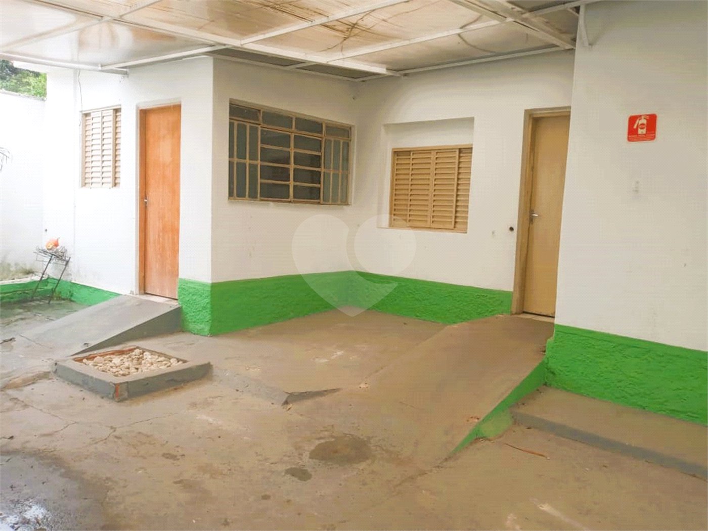 Casa à venda ou para alugar com 7 quartos, sendo 2 suítes, em Jardim Peri Peri, São Paulo, SP