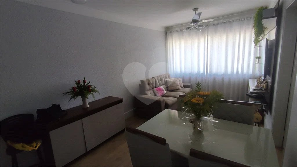 Apartamento Primoroso com 2 Quartos - Edifício Noiva da Colina