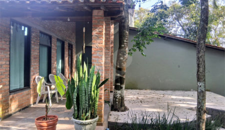 Casa à venda com 3 suítes no condomínio Alpes da Cantareira, Mairiporã - SP