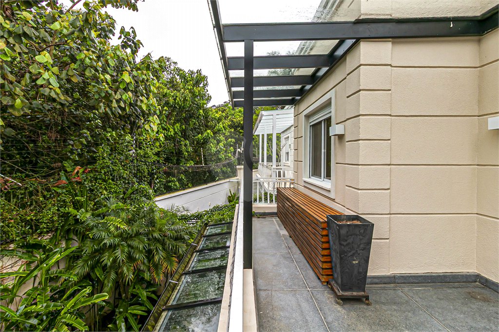 Casa à venda ou para alugar com 3 suítes no condomínio Palm Hill, São Paulo - SP