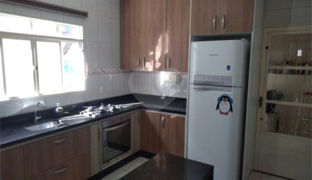 Sobrado à venda com 2 quartos em Reneville, Mairinque, SP