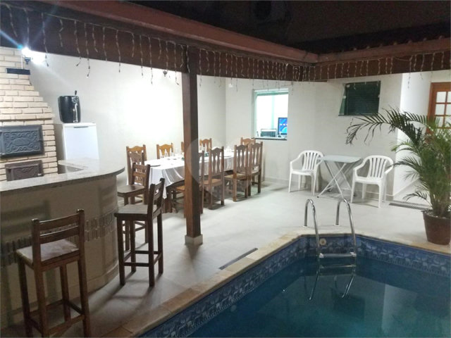 Sobrado à venda com 3 quartos em Tremembé, São Paulo, SP