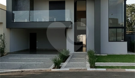 Casa à venda com 3 suítes no condomínio Terras do Caribe, Valinhos - SP